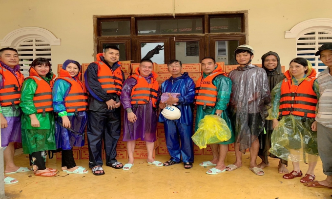 Cộng đồng lan VAR tiên phong trong công tác ủng hộ đồng bào miền Trung khắc phục hậu quả thiên tai